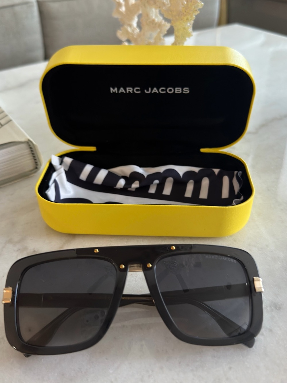 Marc Jacobs Black  grey aviator Sunglasses with Yellow Branded Case